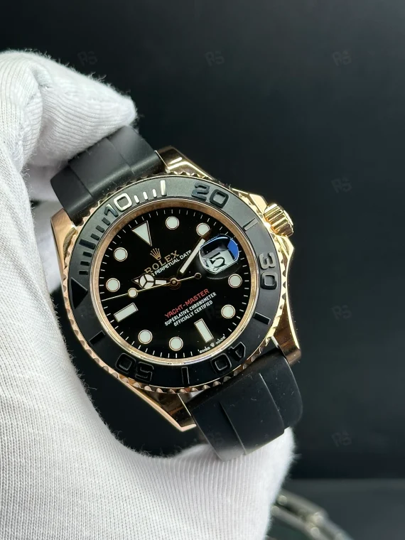 Rolex Yacht-Master Everose altın kasa, siyah kadran, Oysterflex kordon ve Cerachrom bezel