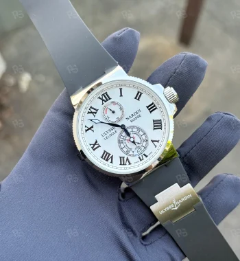Ulysse Nardin Marine Chronometer, beyaz kadranlı, çelik kasalı, otomatik mekanizmalı, siyah silikon kayışlı, klasik denizcilik tarzı replika saat