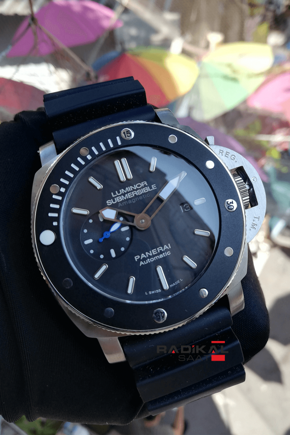 panerai luminor submersible amagnetic