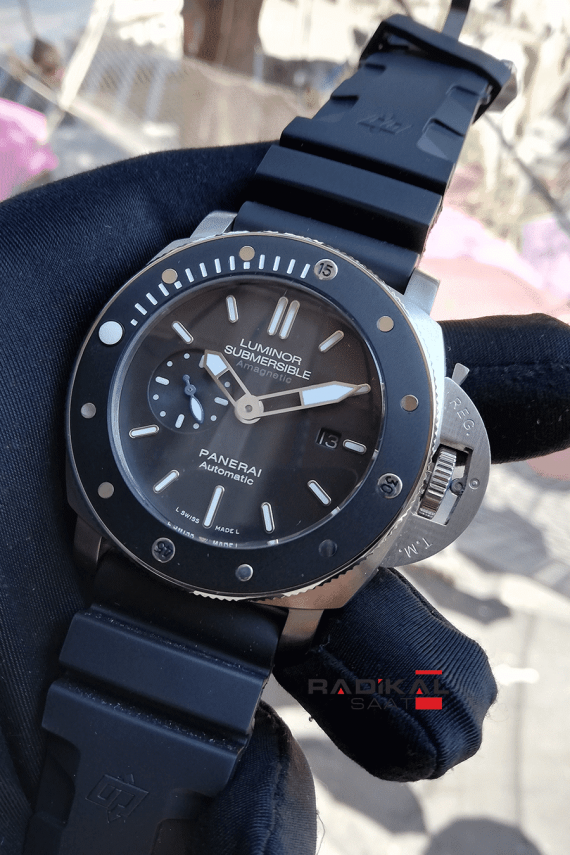 panerai luminor submersible amagnetic