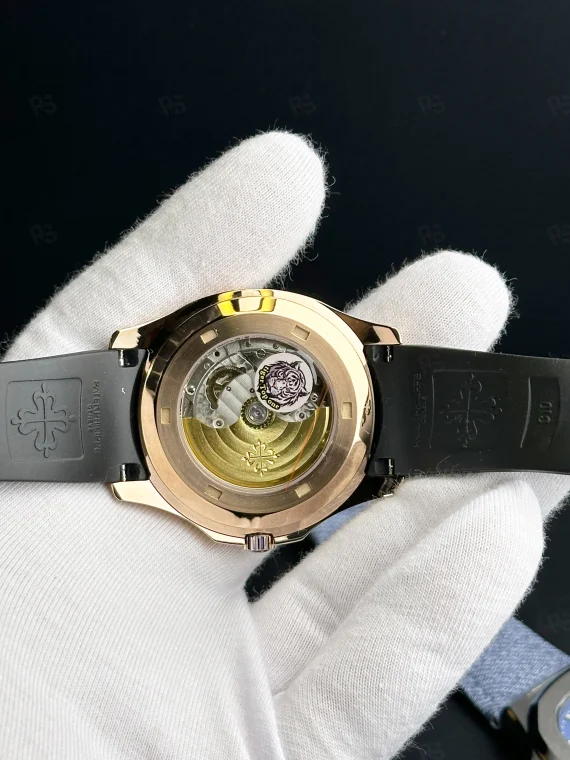 Patek Philippe Aquanaut 5167R rose gold kasa, siyah kadran ve kauçuk kayışlı otomatik erkek saat