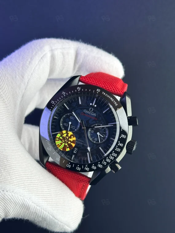 Omega Speedmaster Siyah Seramik Pilli Saat – Kırmızı Kayış Sportif Kronograf
