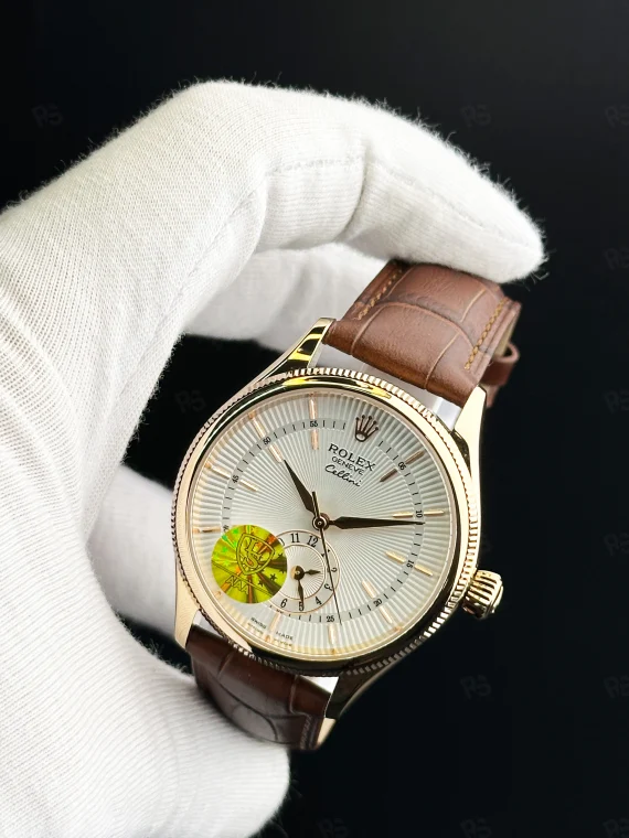 Rolex Cellini beyaz kadranlı, rose gold kasa, kahverengi deri kayışlı otomatik erkek saat