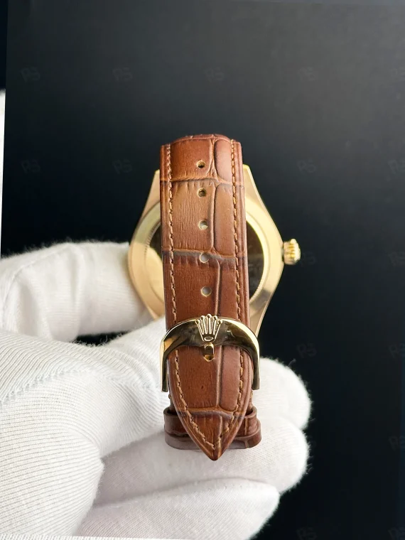 Rolex Cellini beyaz kadranlı, rose gold kasa, kahverengi deri kayışlı otomatik erkek saat