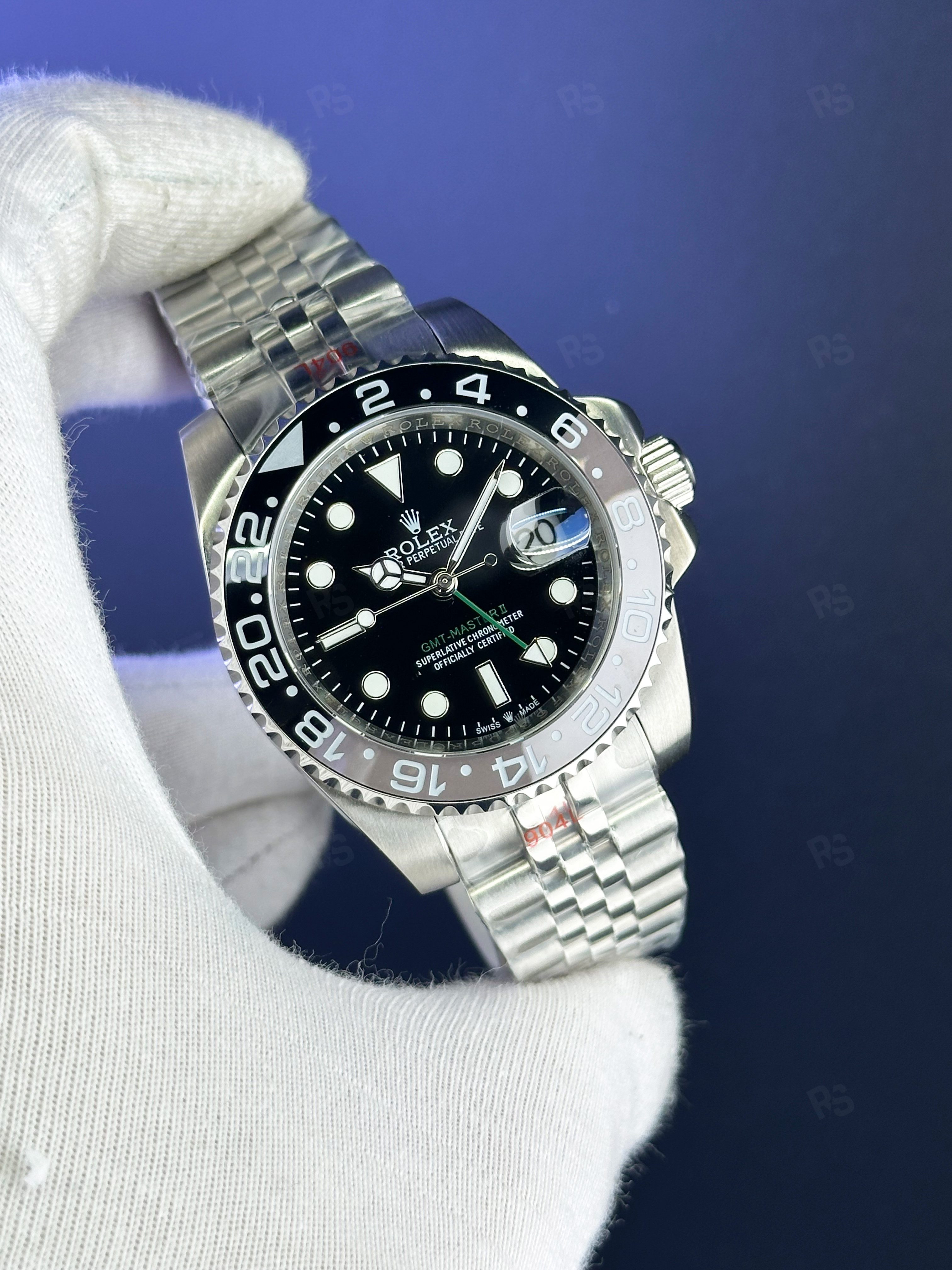 ROLEX-GMT-Master-II-Bruce-Wayne-Gri-Bezel-126710GRNR-Jubile-Kordon (4)