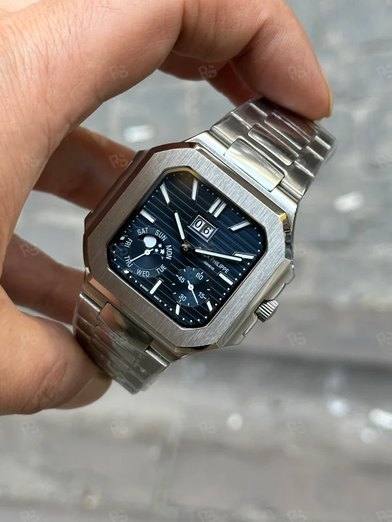 Patek Philippe Cubitus 5822P-001 otomatik saat, mavi kadranlı ve çelik kordonlu 45mm erkek kol saati