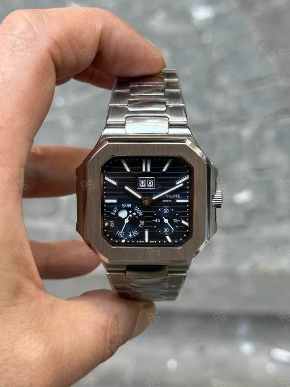 Patek Philippe Cubitus 5822P-001 otomatik saat, mavi kadranlı ve çelik kordonlu 45mm erkek kol saati