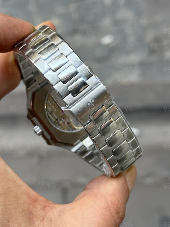 Patek Philippe Cubitus 5822P-001 otomatik saat, mavi kadranlı ve çelik kordonlu 45mm erkek kol saati