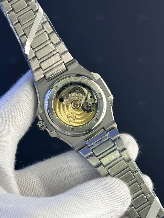 Patek Philippe Nautilus Otomatik Saat – Beyaz Kadran