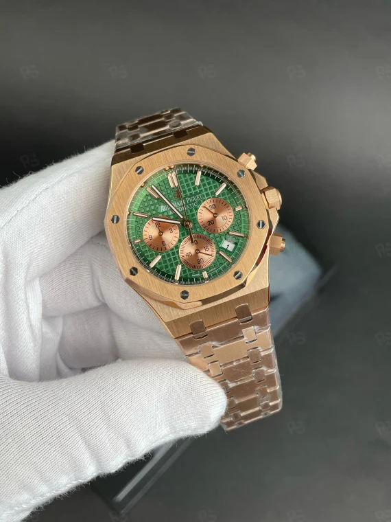 Audemars Piguet Royal Oak Chronograph, yeşil kadranlı, rose gold pilli kronograf metal bilezikli erkek kol saati