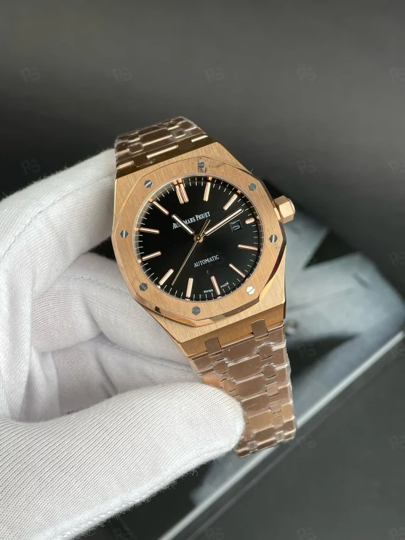 Audemars Piguet Royal Oak 41mm, siyah kadranlı, rose gold otomatik saat, entegre bilezikli lüks erkek kol saati