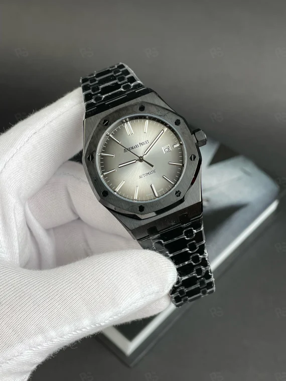 Audemars Piguet Royal Oak 41mm, siyah kasa ve gri sunray kadranlı otomatik erkek kol saati