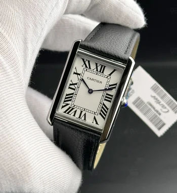 Cartier Tank Solo beyaz kadranlı, siyah deri kayışlı, pilli mekanizmalı erkek saat
