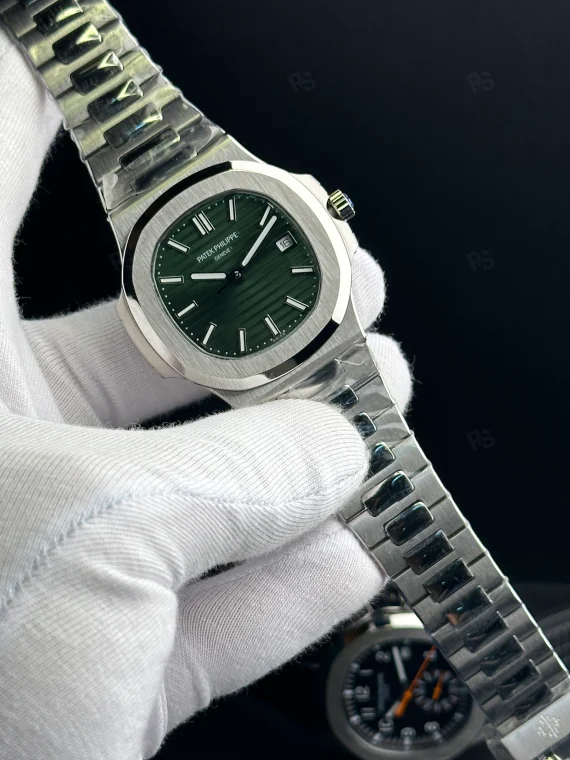 Patek Philippe Nautilus 5711/1A-014 tarzı otomatik saat, yeşil kadranlı ve çelik bilezikli erkek model