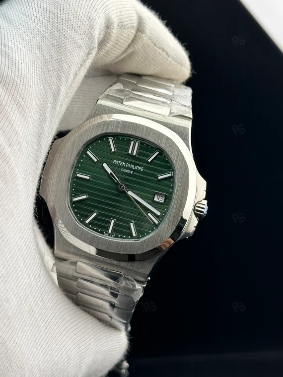 Patek Philippe Nautilus 5711/1A-014 tarzı otomatik saat, yeşil kadranlı ve çelik bilezikli erkek model