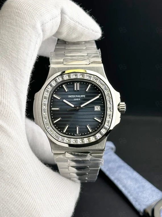 Patek Philippe Nautilus 5711 ince kasa, taşlı bezel, çelik bilezikli otomatik erkek saat