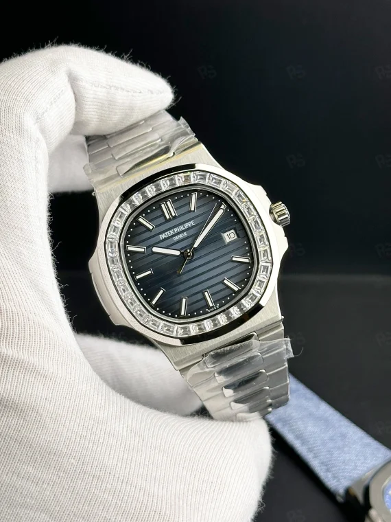 Patek Philippe Nautilus 5711 ince kasa, taşlı bezel, çelik bilezikli otomatik erkek saat