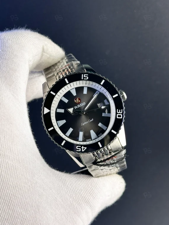 Rado Captain Cook Erkek Saati – Siyah Kadran & Çelik Bilezik