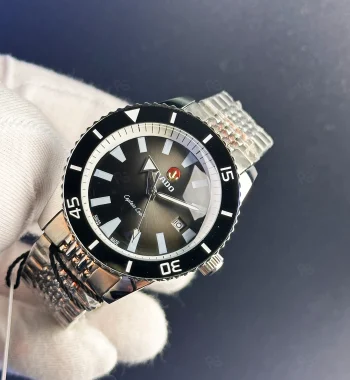 Rado Captain Cook Erkek Saati – Siyah Kadran & Çelik Bilezik