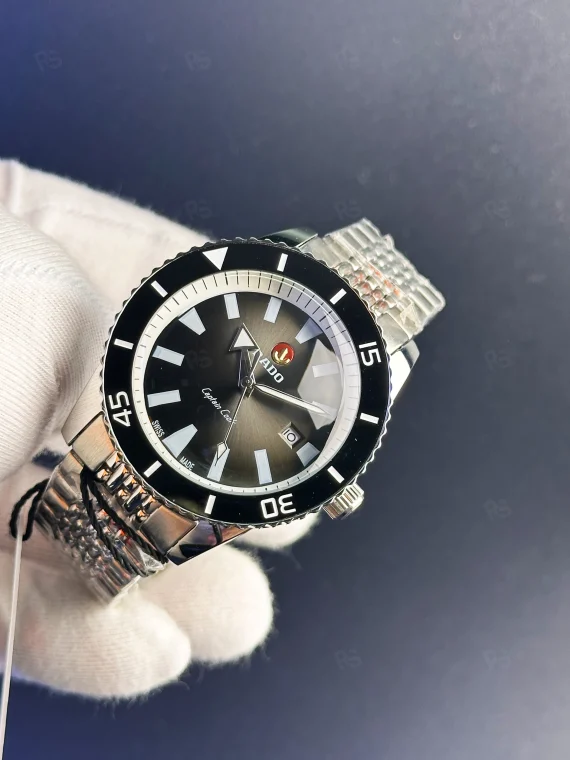 Rado Captain Cook Erkek Saati – Siyah Kadran & Çelik Bilezik
