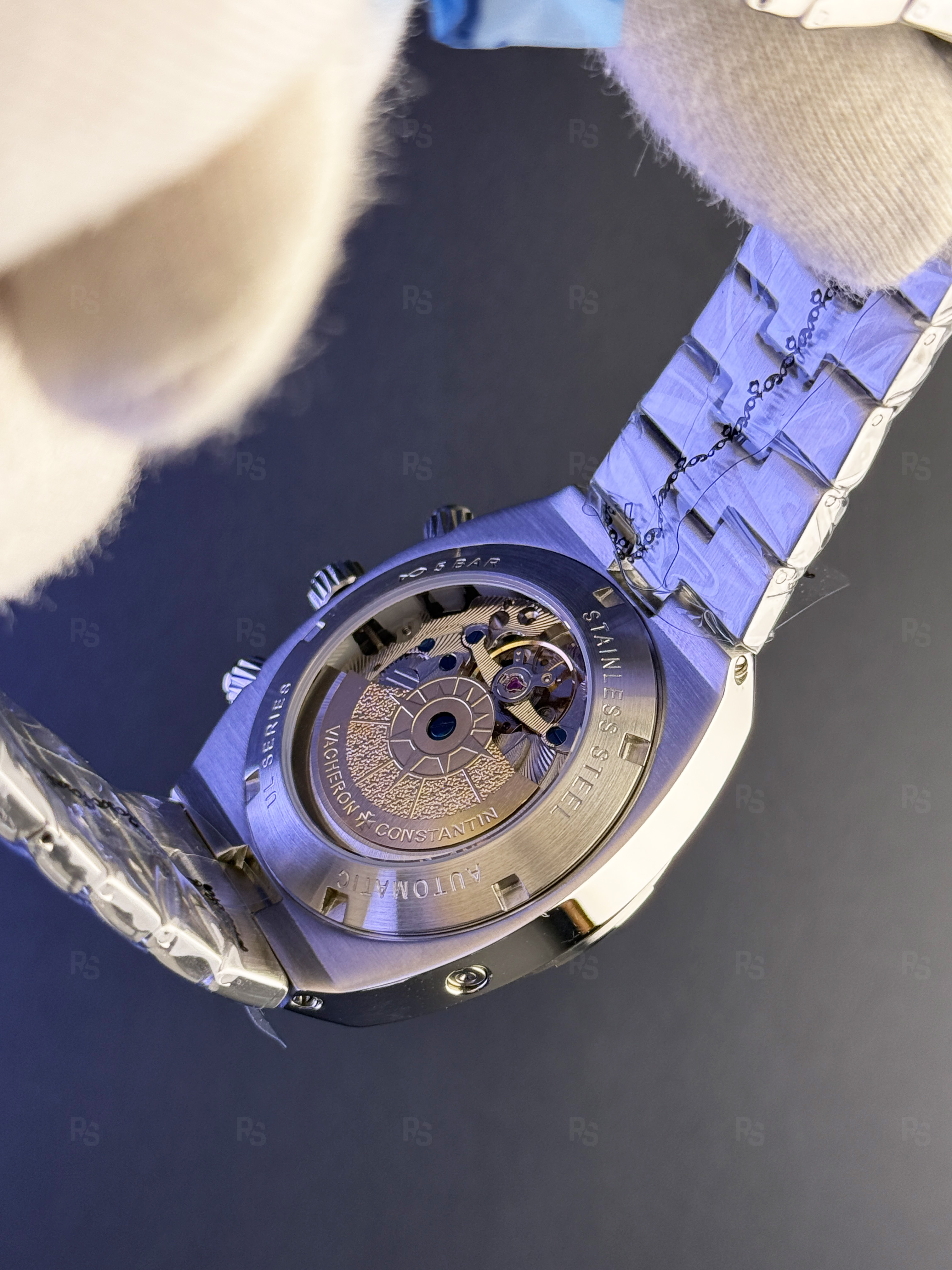 Vacheron-Constantin-Overseas-Chronograph-Erkek-Saati-42 (2)