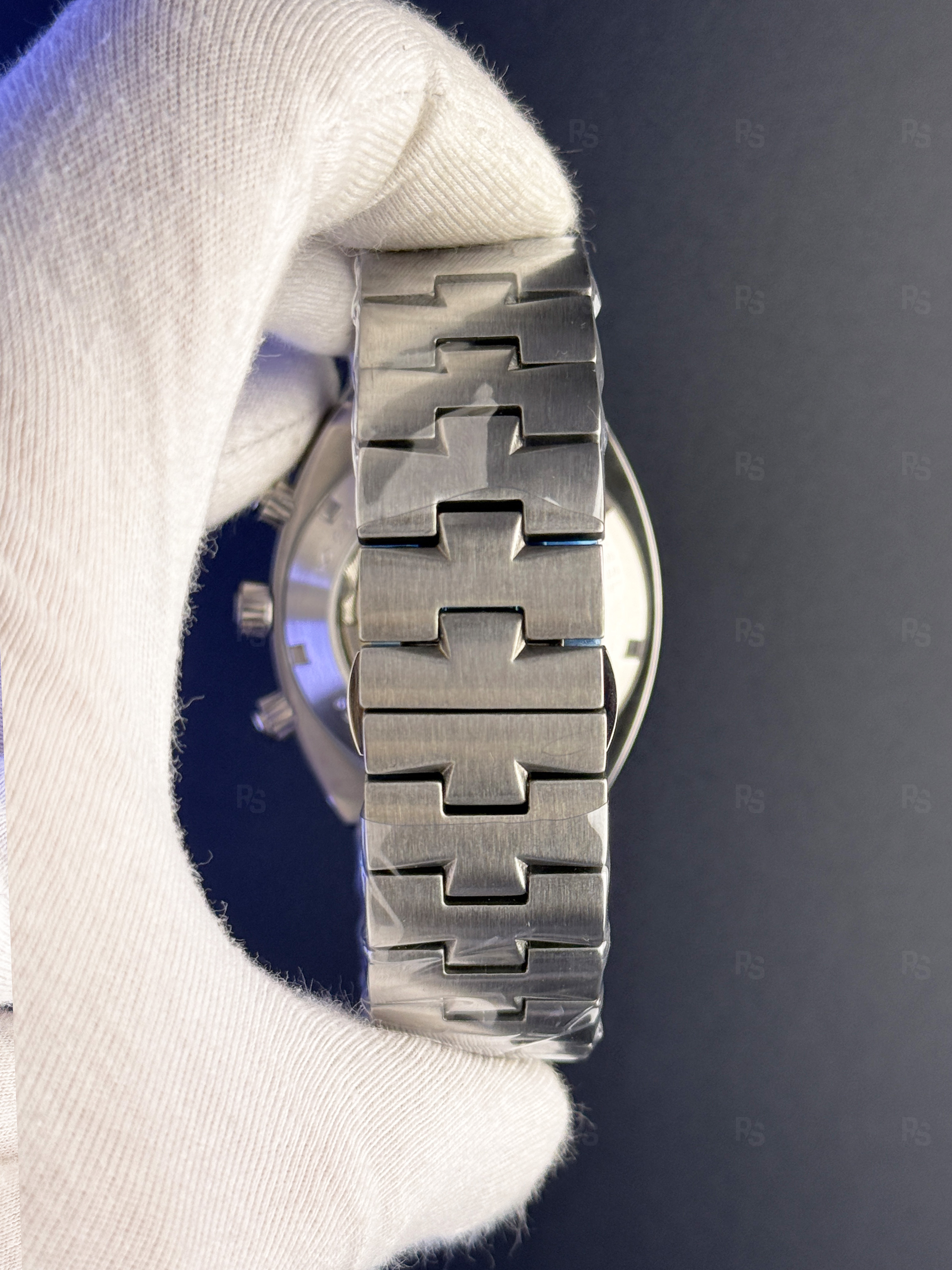 Vacheron-Constantin-Overseas-Erkek-Saati-42 (3)