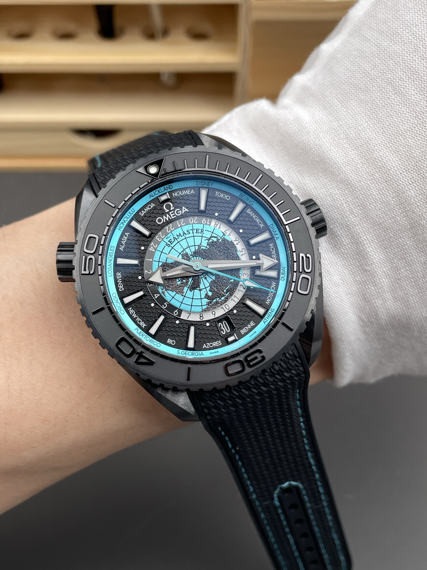 Omega-Seamaster-Planet-Ocean-600M-GMT-Worldtimer-Black-Blue-Dial-VS-Factory-Super-Clone-etasaat-eta-saat-radikalsaat (5)