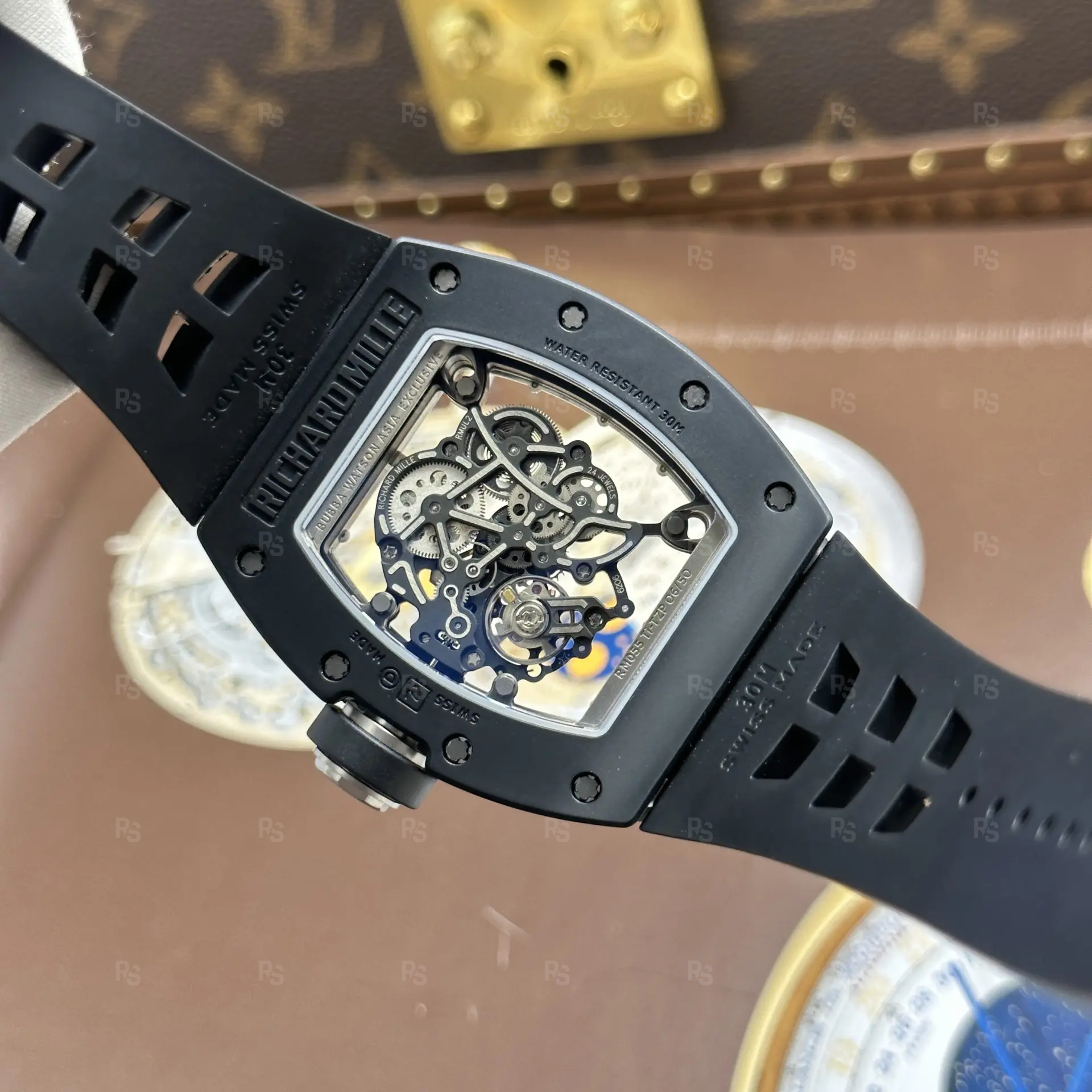 Richard-Mille-RM055-Siyah-Seramik-Kasa-Beyaz-Kadran-1 (1)
