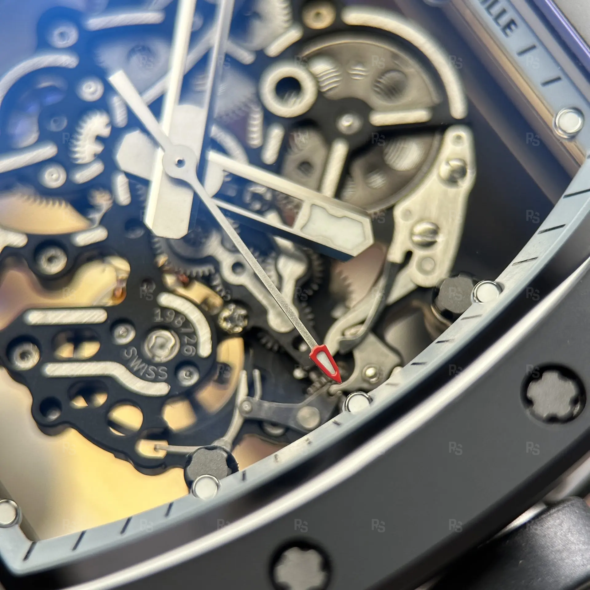 Richard-Mille-RM055-Siyah-Seramik-Kasa-Beyaz-Kadran-1 (5)