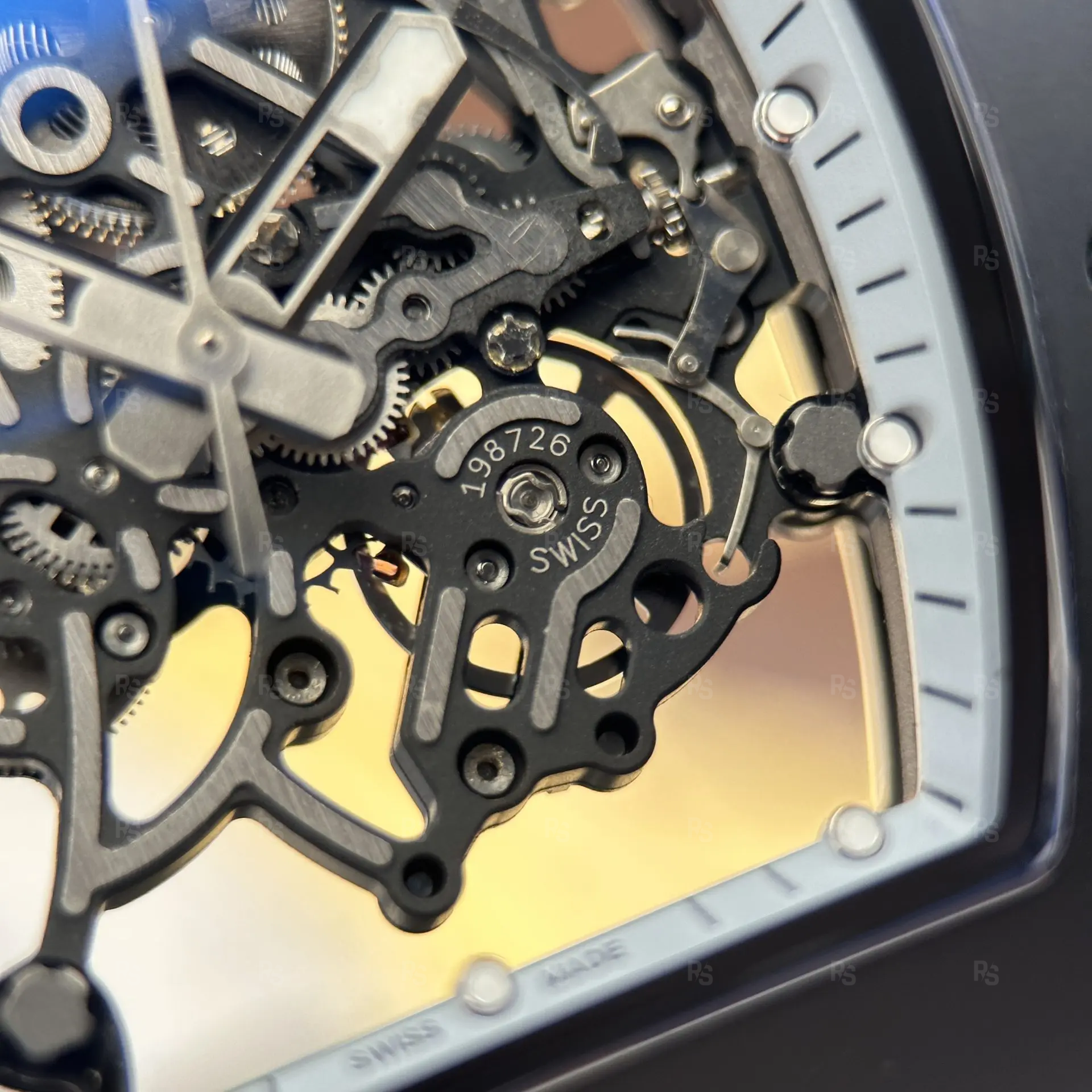 Richard-Mille-RM055-Siyah-Seramik-Kasa-Beyaz-Kadran-1 (7)