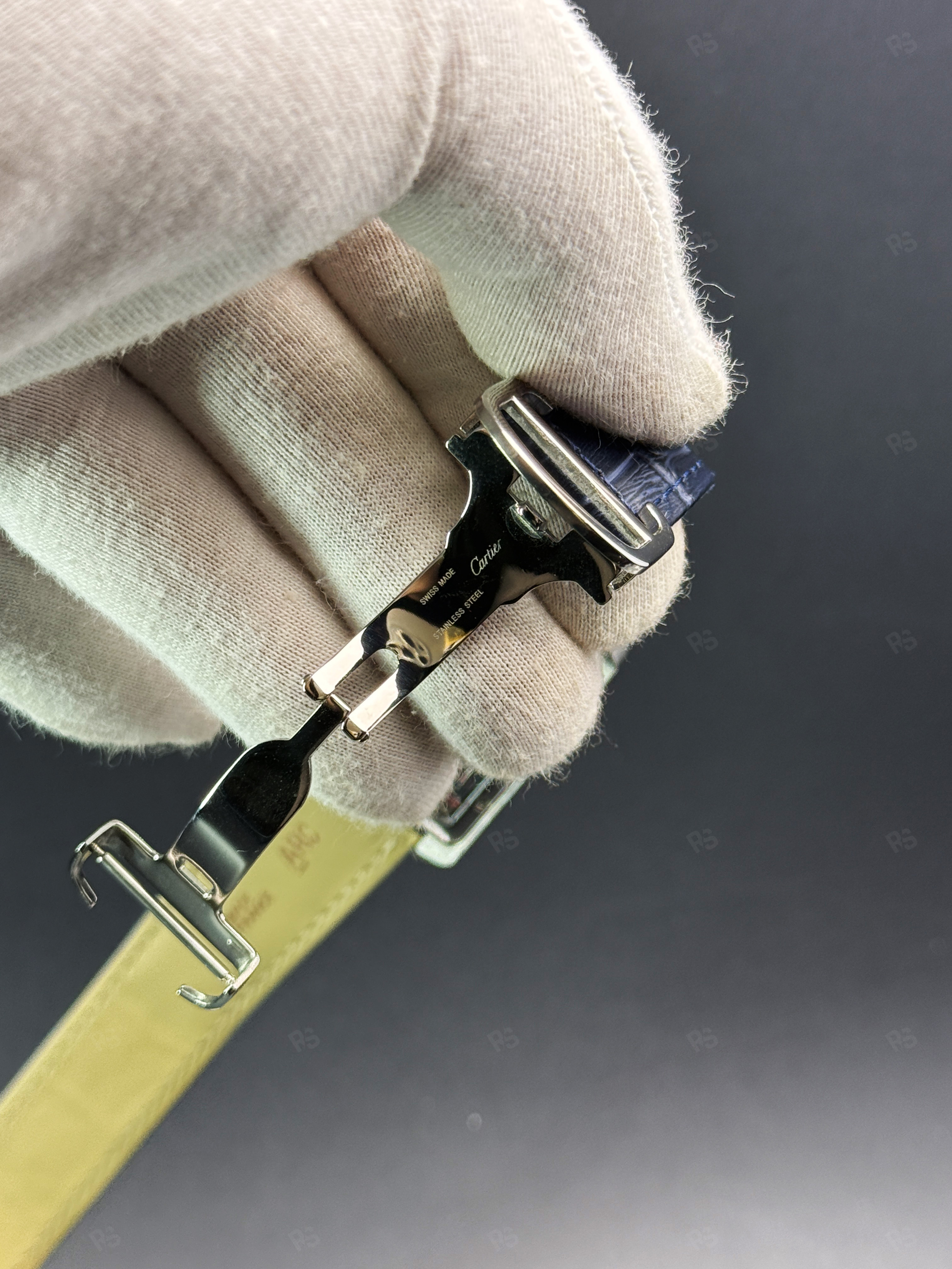 Cartier-Tank-MC-Gümüş-Kasa-Mavi-Kadran-Siyah-Deri-Kordon-Erkek-Saati-replikasaat-replika-saat (4)