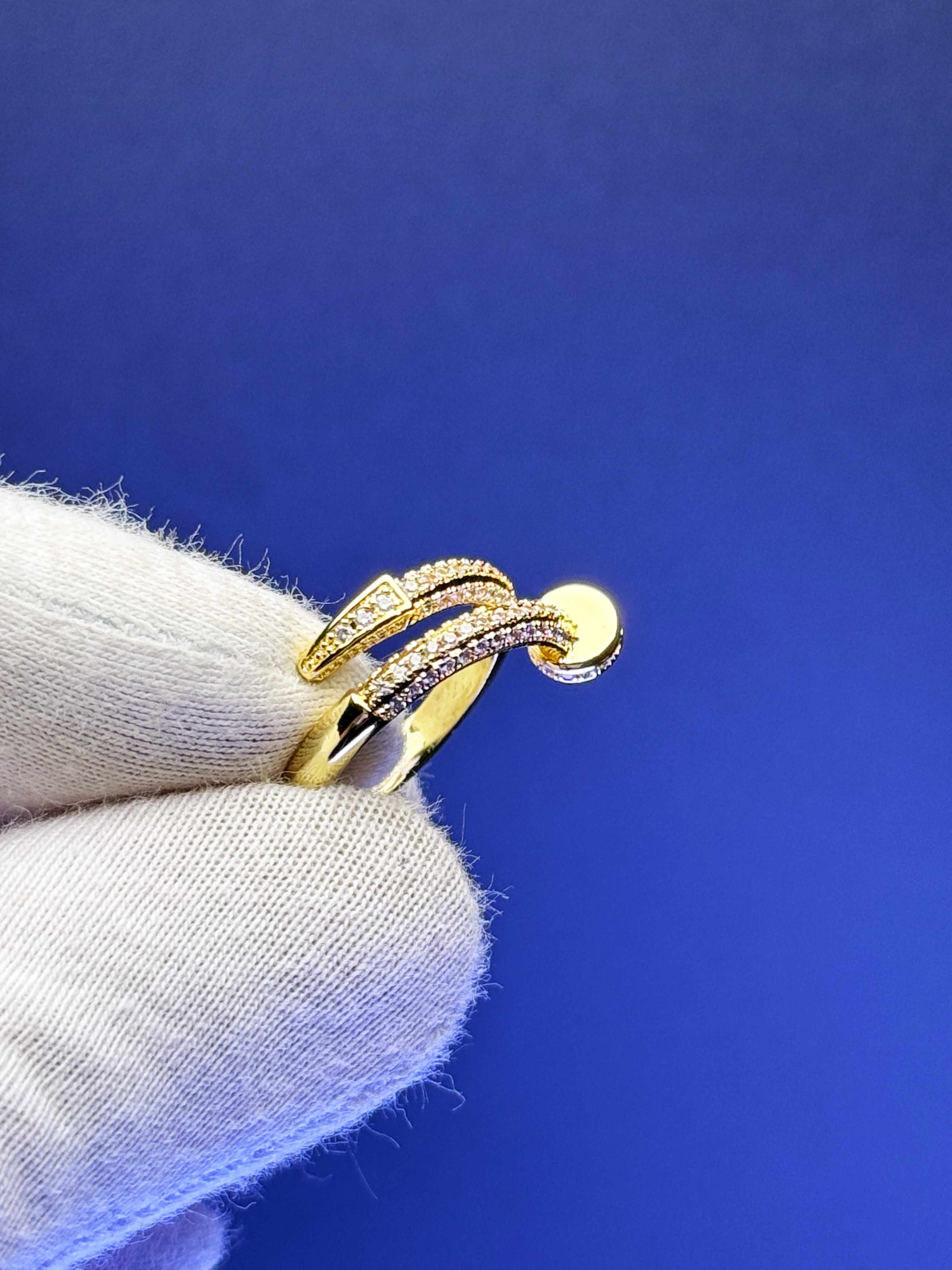 cartier-çivi-yüzük-taşlı-kadın