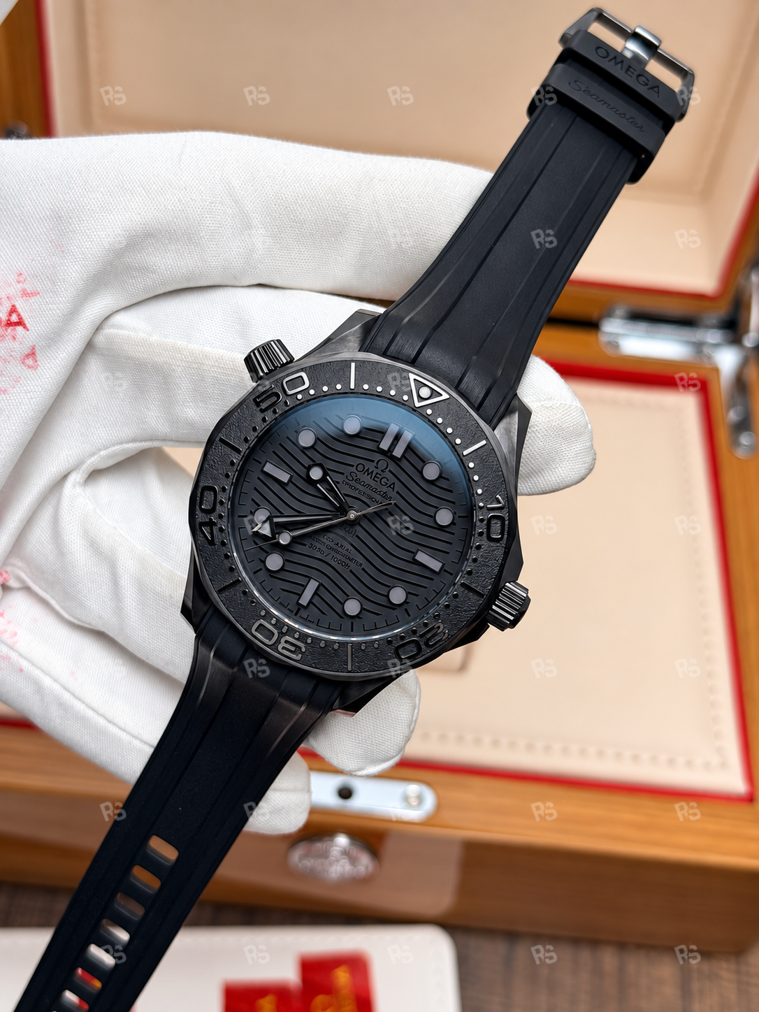 Omega-Speedmaster-Dark-Side-of-the-Moon-Apollo-8-etasaat-eta-saat-radikalsaat (1)