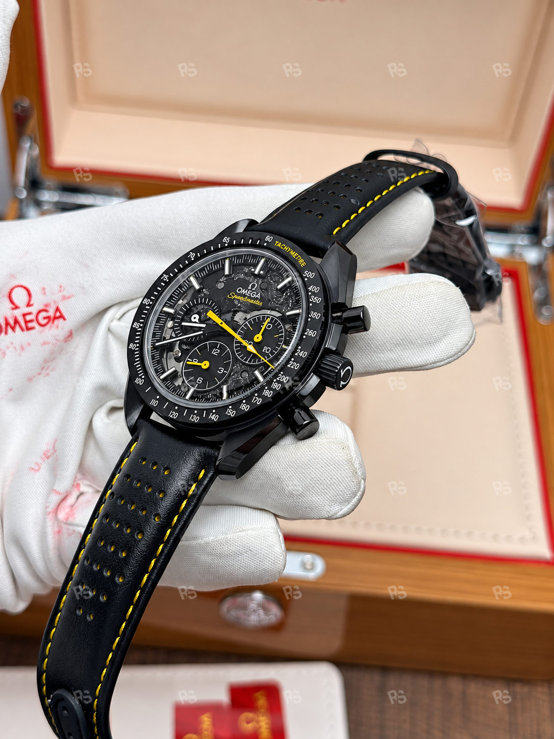 Omega-Speedmaster-Dark-Side-of-the-Moon-Apollo-8-etasaat-eta-saat-radikalsaat (2)